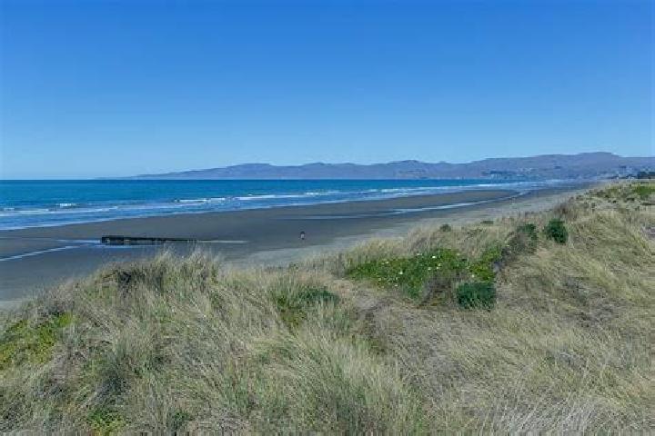Escorts Waimairi Beach, New Zealand — Local Companions