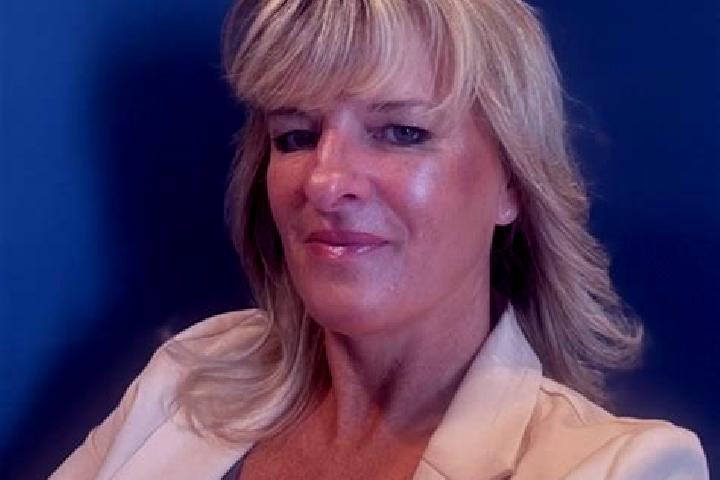 Escorts Wardle, United Kingdom — Local Companions