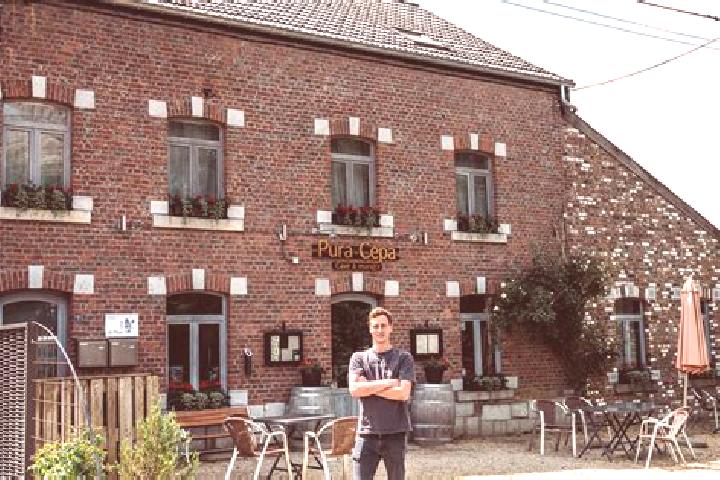 Escorts Weris, Belgium — Local Companions