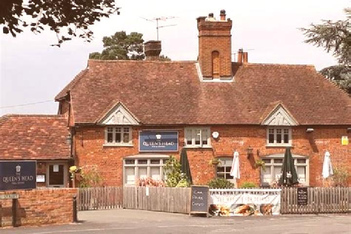 Escorts West Clandon, United Kingdom — Local Companions