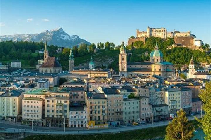Escorts Wetzelsdorf, Austria — Local Companions