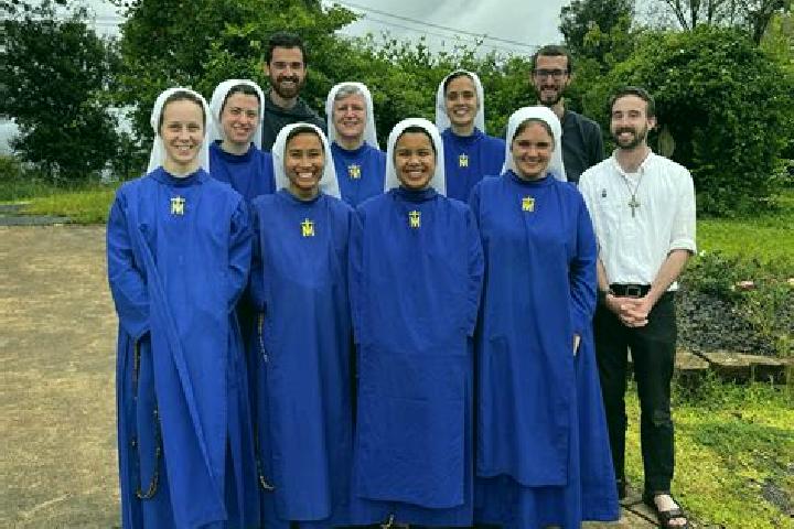 Escorts Willems, France — Local Companions