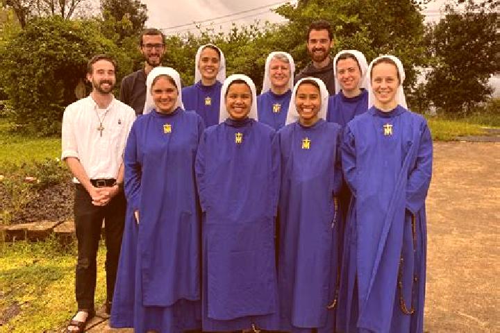 Escorts Winnezeele, France — Local Companions