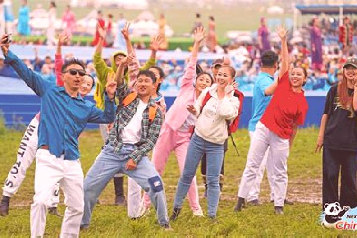 Escorts Xilin, China — Local Companions