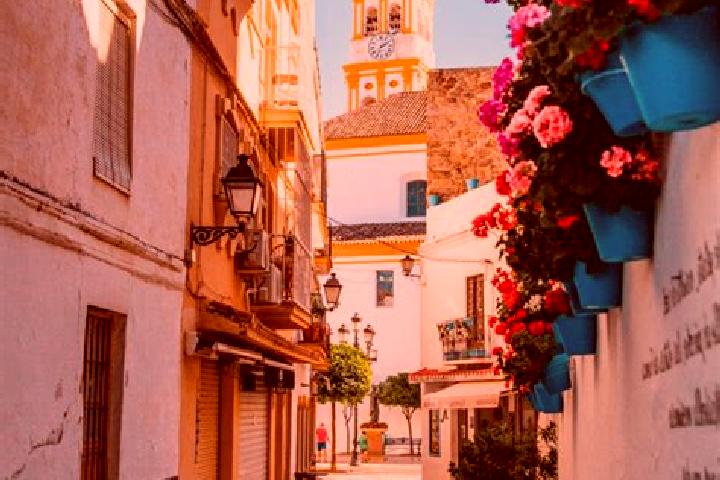 Escorts Zael, Spain — Local Companions