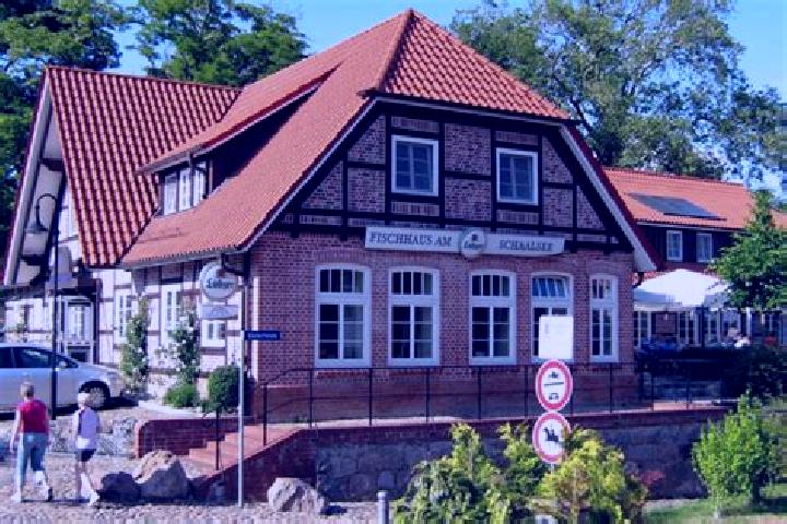 Escorts Zarrentin am Schaalsee, Germany — Local Companions