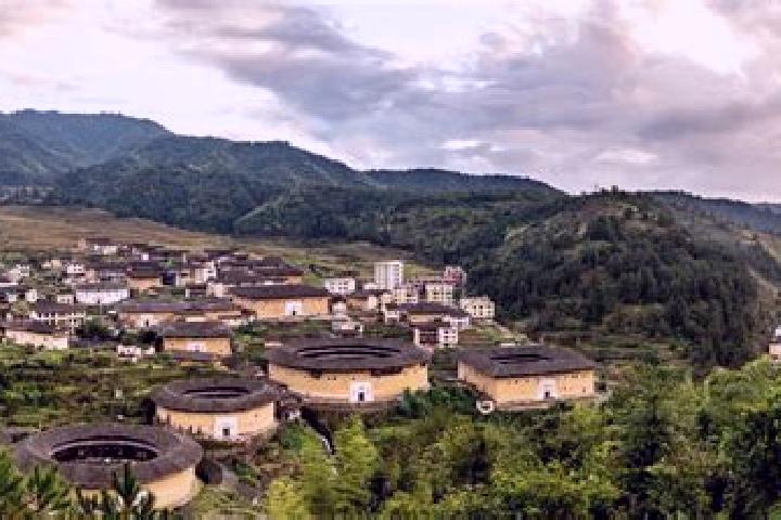 Escorts Zhanping, China — Local Companions