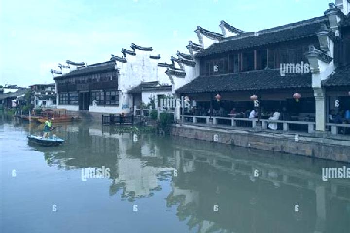 Escorts Zhenze, China — Local Companions