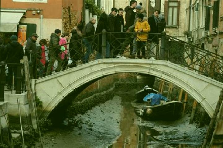 Escorts Ziracco, Italy — Local Companions