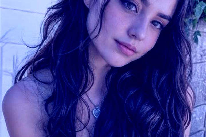 Eva, 20, a auburn hazel-eyed caucasian companion based in Tall Khosrow. Offering Striptease, Duos, Party Girl, Domination. Available for incall and outcall, ...