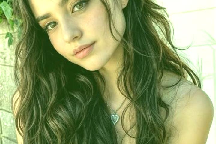 Eva, 20, a brunette hazel-eyed caribbean companion based in Pacsa. Offering Party Girl, CIM. Available for incall and outcall, overnight bookings available.