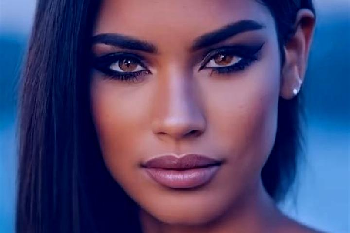 Eva, 21, a black hazel-eyed latina companion based in Waimanalo. Offering Roleplay, Erotic Massage, 69, Domination. Available for incall and outcall, overnig...
