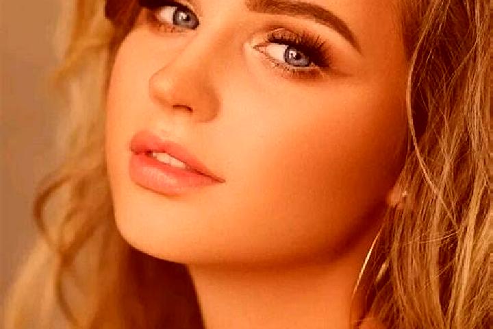 Eva, 21, a dark blonde blue-eyed ebony companion based in Saliceto. Offering Roleplay, BDSM, Massage, Tantra. Available for incall and outcall, day and eveni...