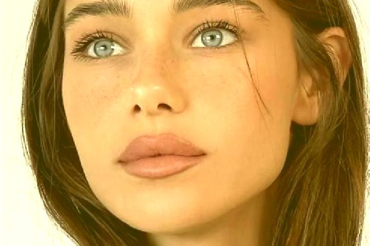 Eva, 22, a brunette brown-eyed indian companion based in Boischatel. Offering GFE, Girlfriend Experience, Massage, Dinner Date. Available for incall and outc...