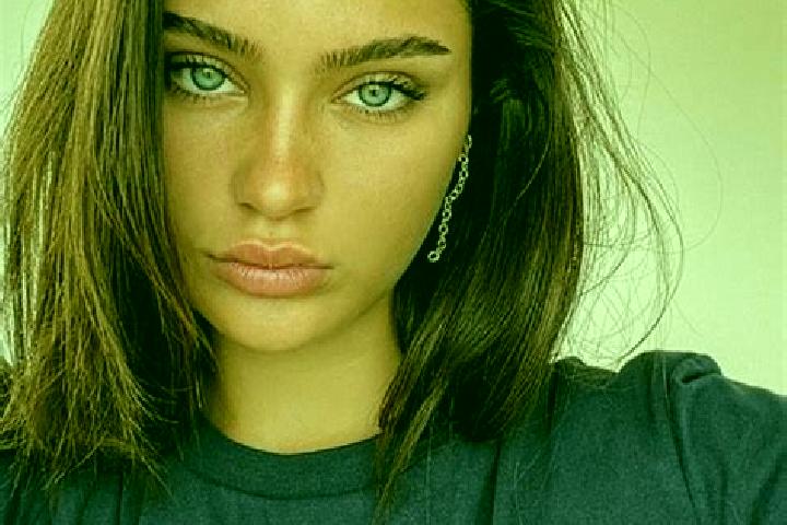 Eva, 23, a brunette blue-eyed slavic companion based in Ogtongon. Offering Fetish, 69, A-Level, CIM. Available for incall and outcall, day and evening dates.