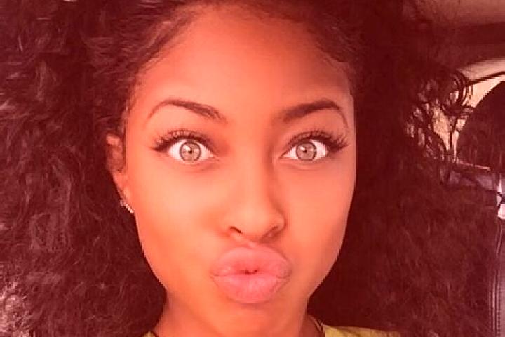Eva, 23, a red green-eyed ebony companion based in Chmyrivka. Offering Girlfriend Experience, Erotic Massage, Overnight. Available for incall and outcall, da...