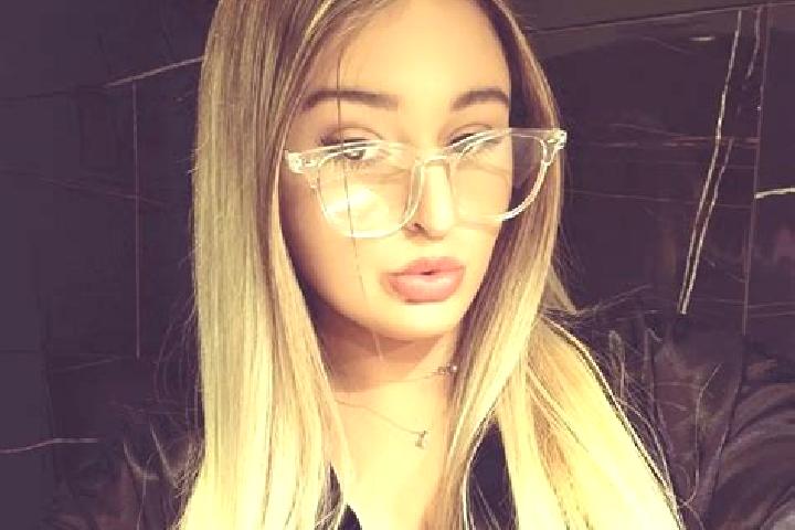 Eva, 23 — Escort in Poiana Seciuri, Romania