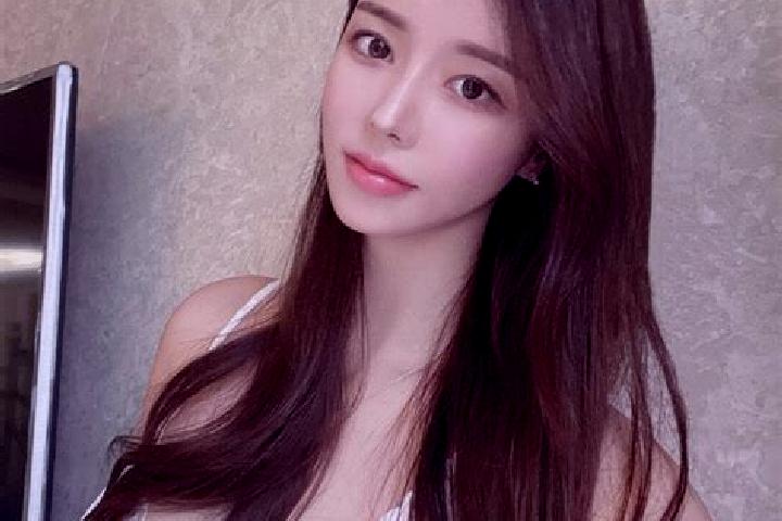 Eva, 23 — Escort in Shukugo, Japan