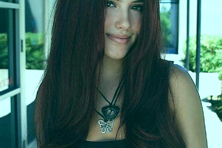 Eva, 24, a auburn dark-eyed indian companion based in Salistea-Deal. Offering OWO, Duos. Available for incall and outcall, overnight bookings available.