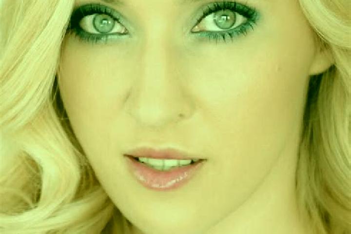 Eva, 24, a blonde green-eyed mixed companion based in Koedderitzsch. Offering Overnight, GFE, A-Level. Available for incall and outcall, day and evening dates.