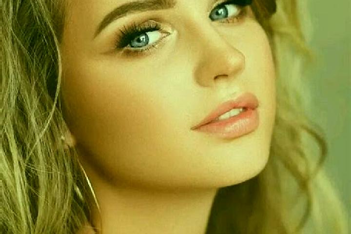 Eva, 24, a dark blonde blue-eyed slavic companion based in El Alvareno. Offering Couples, Tantra, Party Girl, Dinner Date. Available for incall and outcall, ...