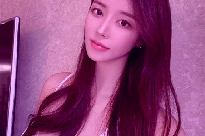 Eva, 25 — Escort in Koumibara, Japan