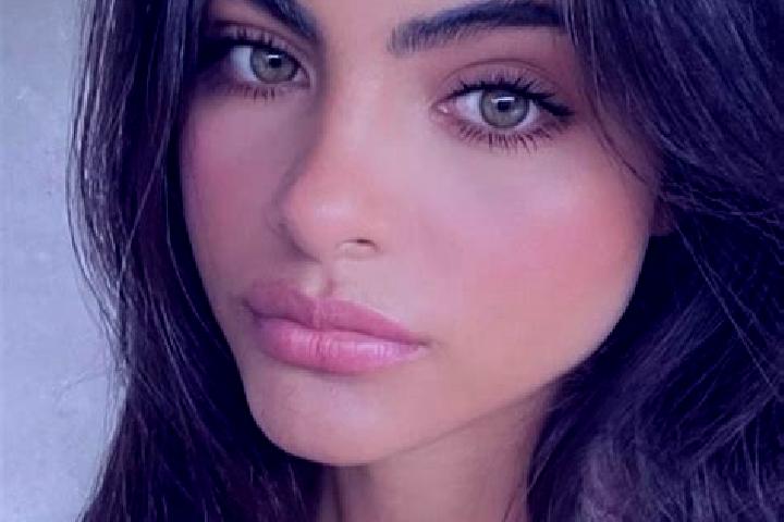 Eva, 26, a chestnut green-eyed indian companion based in Xiaoyangqi. Offering Party Girl, OWO, Tantra, Girlfriend Experience. Available for incall and outcal...