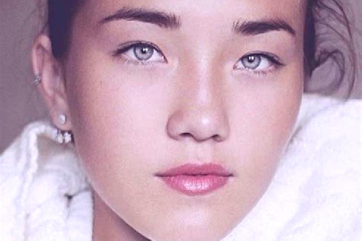 Eva, 27, a brunette blue-eyed asian companion based in Genga. Offering A-Level, Duos, Erotic Massage, Roleplay. Available for incall and outcall, day and eve...