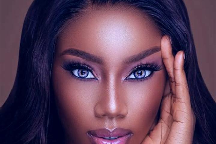 Eva, 27, a chestnut blue-eyed ebony companion based in Karaurgan. Offering Couples, Travel Companion, Striptease. Available for incall and outcall, overnight...