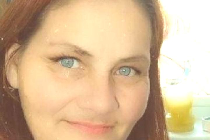 Eva, 27, a red grey-eyed mixed companion based in Radomysl Wielki. Offering Erotic Massage, Girlfriend Experience, 69, Roleplay. Available for incall and out...