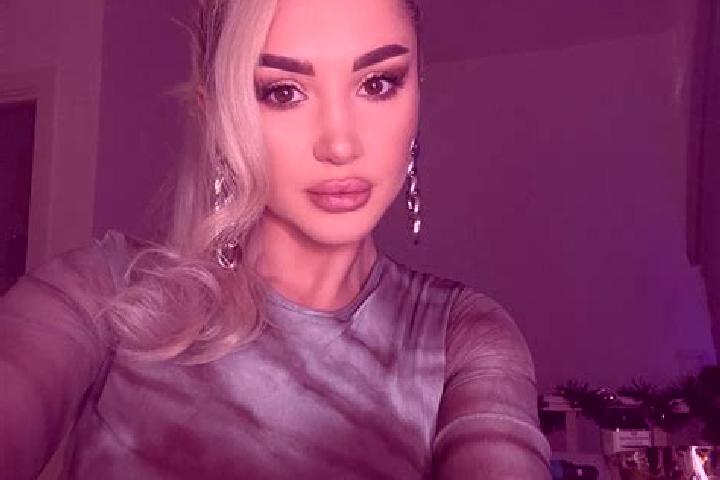 Eva, 28, a blonde brown-eyed middle eastern companion based in Hadley. Offering Dinner Date, BDSM, Travel Companion, A-Level, CIM. Available for incall and o...