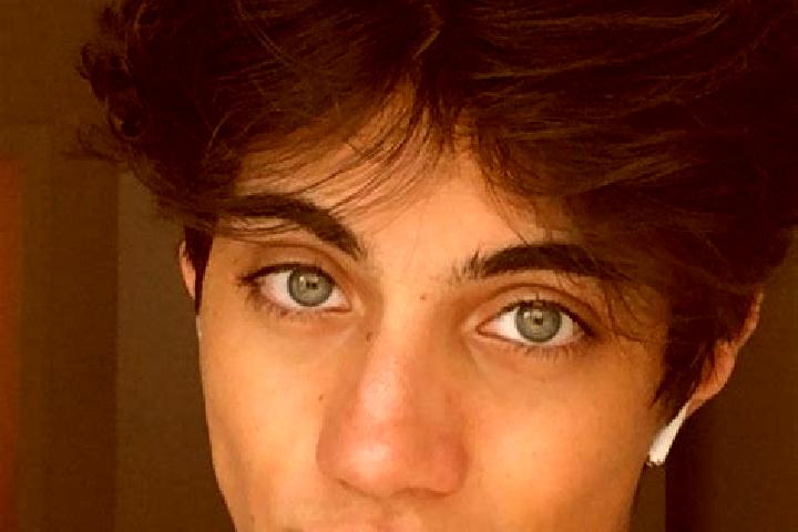 Eva, 29, a chestnut grey-eyed caucasian companion based in Villalba de Guardo. Offering Duos, CIM, Dinner Date, Overnight, BDSM. Available for incall and out...