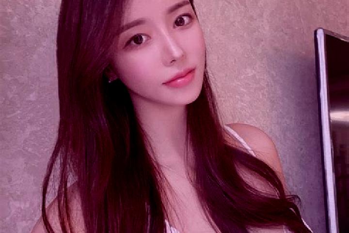 Eva, 29 — Escort in Tiedonglu, China