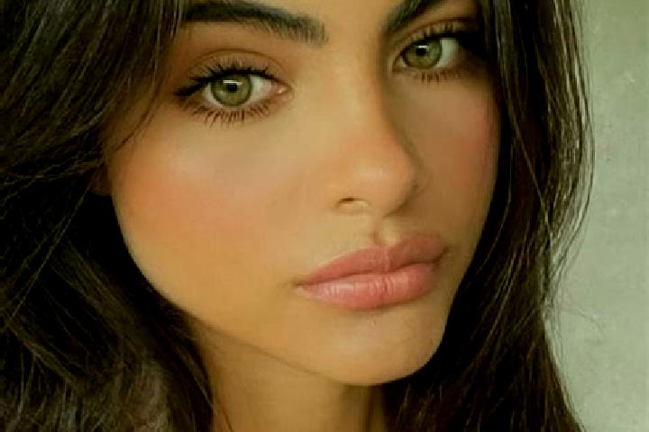 Eva, 30, a black dark-eyed indian companion based in Fuchunjiang. Offering Overnight, Domination, OWO. Available for incall and outcall, day and evening dates.