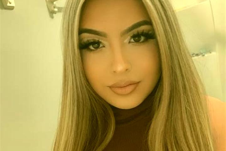 Eva, 30, a blonde dark-eyed latina companion based in Drymen. Offering Duos, Fetish, Striptease. Available for incall and outcall, overnight bookings available.