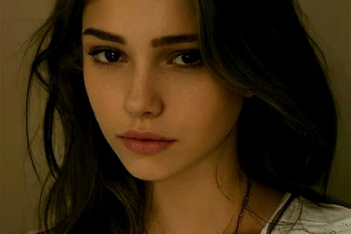 Eva, 31, a chestnut dark-eyed slavic companion based in Maerne. Offering Overnight, Duos, Deep French Kissing, Travel Companion, 69. Available for incall and...