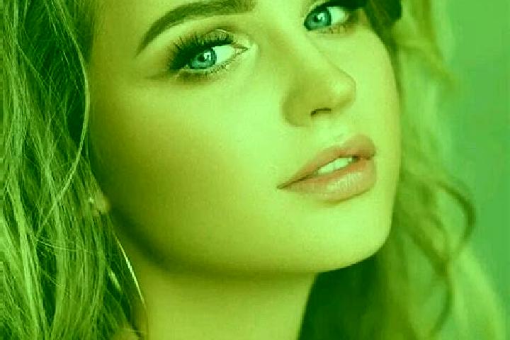 Eva, 31, a dark blonde blue-eyed caribbean companion based in Kars. Offering Domination, Girlfriend Experience, Dinner Date. Available for incall and outcall...