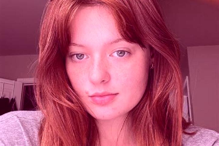 Eva, 32, a auburn grey-eyed caucasian companion based in Plougras. Offering Overnight, Dinner Date, CIM, Roleplay. Available for incall and outcall, overnigh...