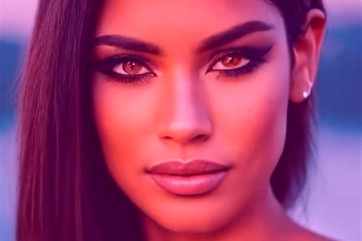 Eva, 32, a black amber-eyed latina companion based in Chicago Ridge. Offering Fetish, Overnight, Dinner Date. Available for incall and outcall, overnight boo...