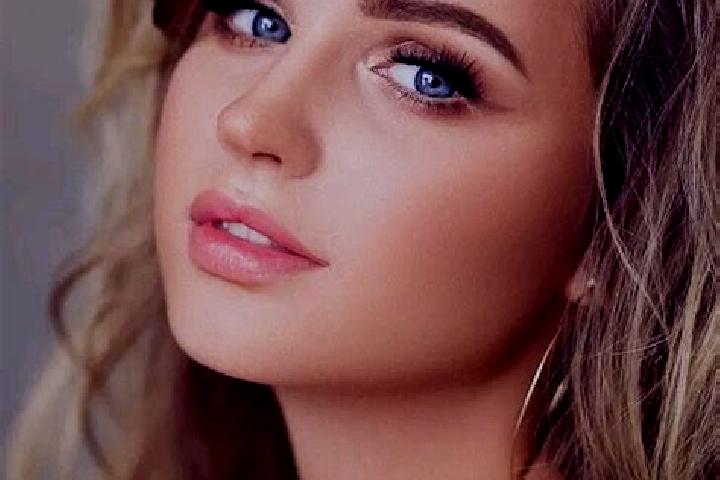 Eva, 32, a dark blonde blue-eyed ebony companion based in Suzuka. Offering Roleplay, Travel Companion, Domination. Available for incall and outcall, overnigh...