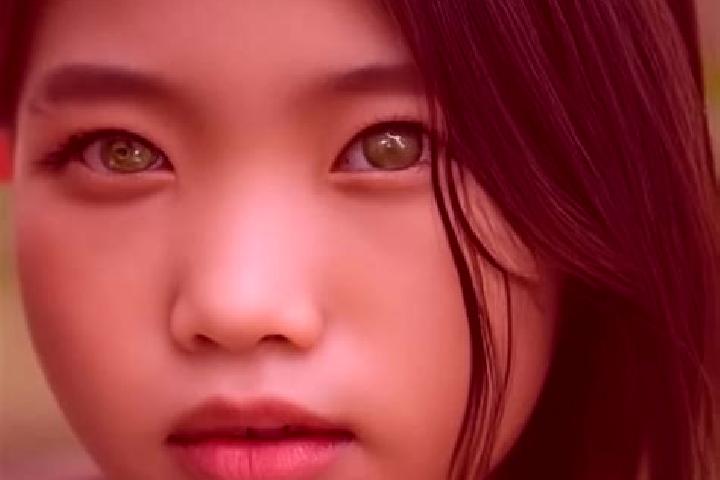 Eva, 32, a red green-eyed asian companion based in Boho. Offering Erotic Massage, Striptease, Party Girl. Available for incall and outcall, day and evening d...
