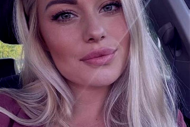 Eva, 34, a blonde hazel-eyed european companion based in Szalkszentmarton. Offering 69, Massage, Couples. Available for incall and outcall, overnight booking...