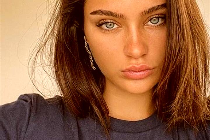 Eva, 34, a brunette blue-eyed mixed companion based in Estarreja. Offering Duos, Couples, Erotic Massage, 69. Available for incall and outcall, overnight boo...