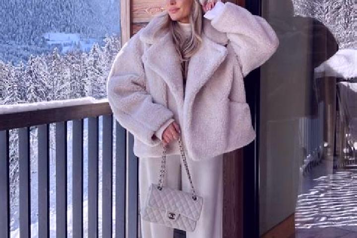 Eva, 34 — Escort in Siukh, Russia