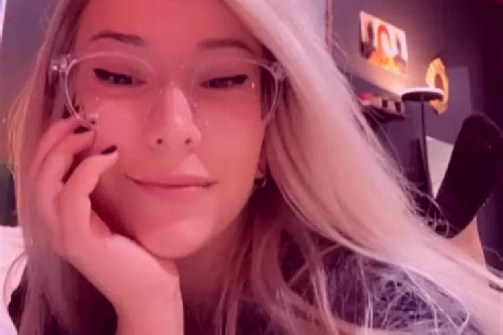 Eva, 35, a auburn grey-eyed mediterranean companion based in Aransas Pass. Offering Girlfriend Experience, 69, Massage, Couples. Available for incall and out...