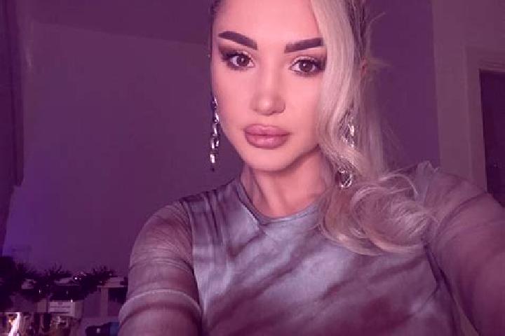 Eva, 35, a blonde dark-eyed indian companion based in Aulnay-sous-Bois. Offering Girlfriend Experience, CIM, BDSM, GFE. Available for incall and outcall, ove...