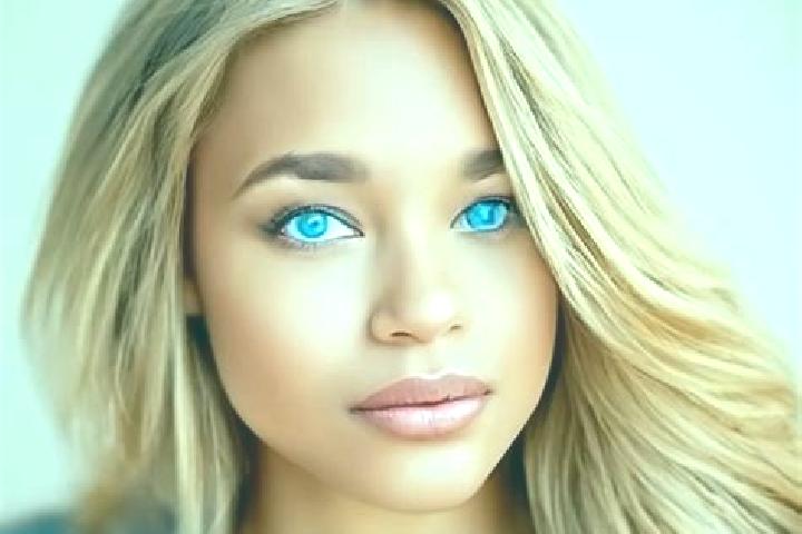 Eva, 35, a dark blonde blue-eyed latina companion based in Mossblown. Offering Tantra, Erotic Massage, OWO. Available for incall and outcall, overnight booki...