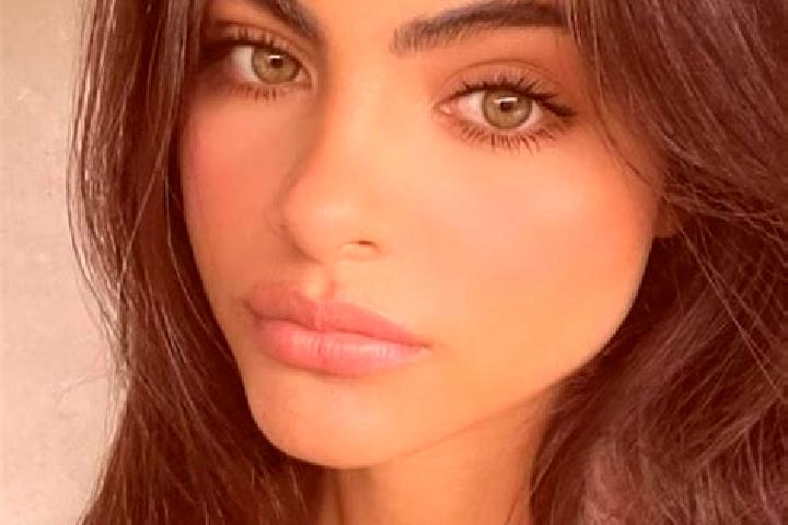 Eva, 36, a dark blonde green-eyed indian companion based in Ipswich. Offering BDSM, Dinner Date, Prostate Massage, CIM. Available for incall and outcall, ove...