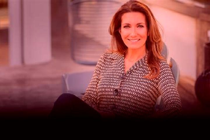 Eva, 36 — Escort in Coudray, France