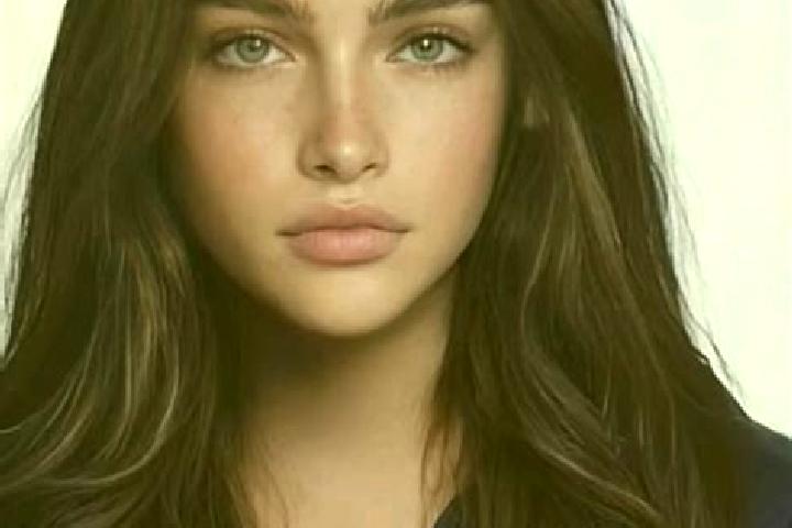 Eva, 37, a brunette dark-eyed caucasian companion based in Oelunggu Satu. Offering GFE, A-Level, CIM. Available for incall and outcall, day and evening dates.